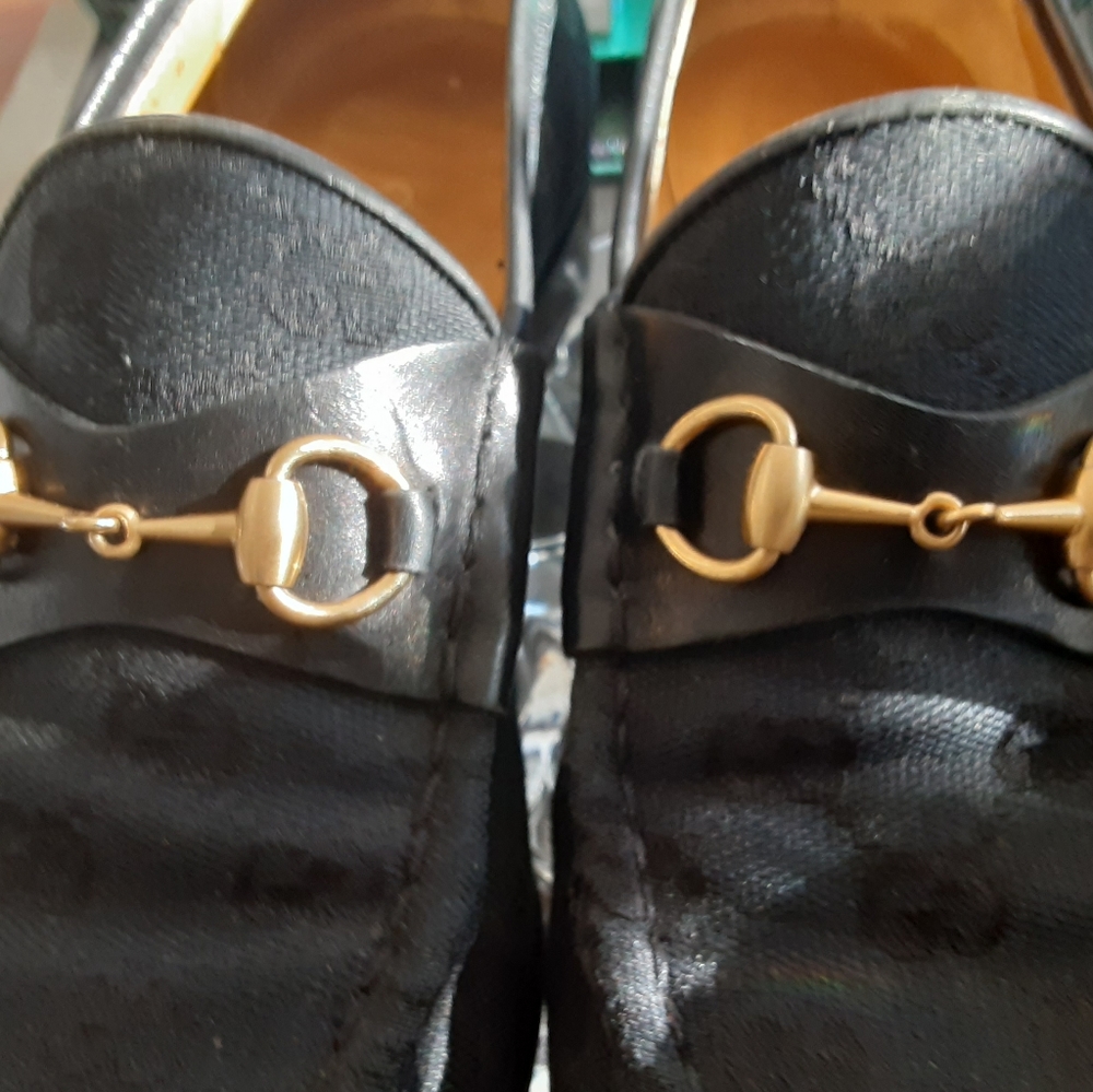 AUTHENTIC GUCCI LOAFERS